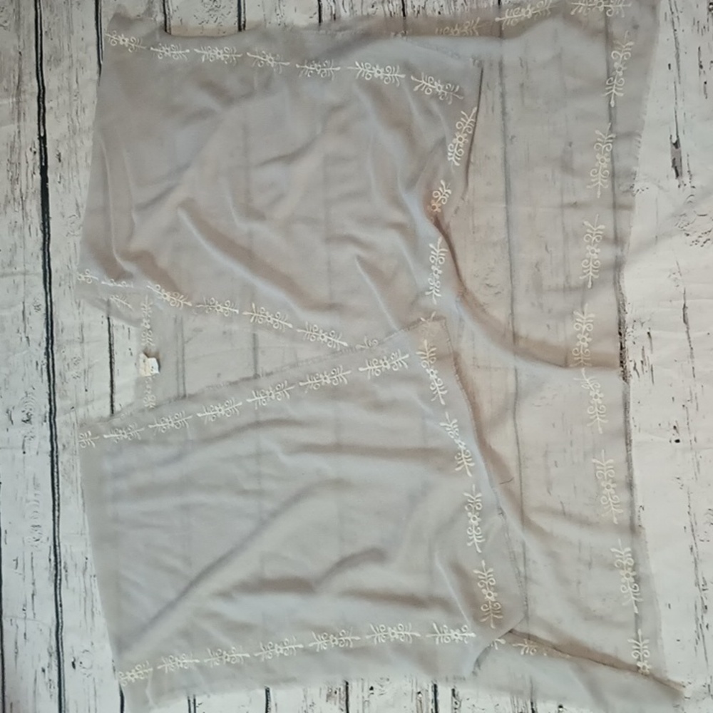 Natural Life Sheet Gray White Floral Embroidered Shawl Wrap Scarf One Size